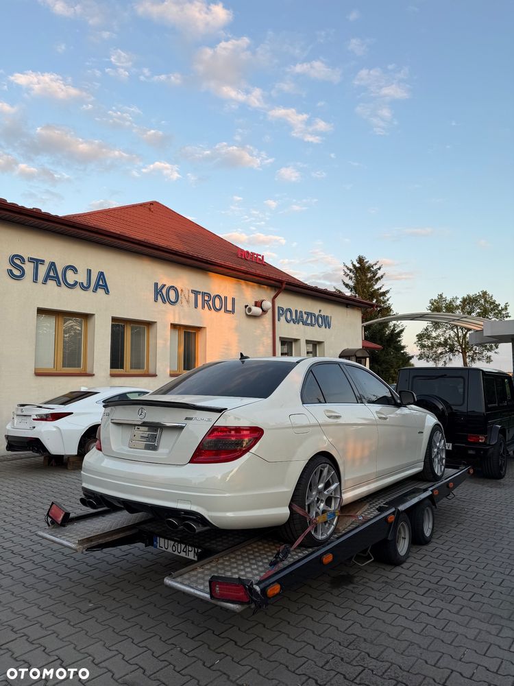 Mercedes-Benz Klasa C 63 AMG 7G-TRONIC - 23