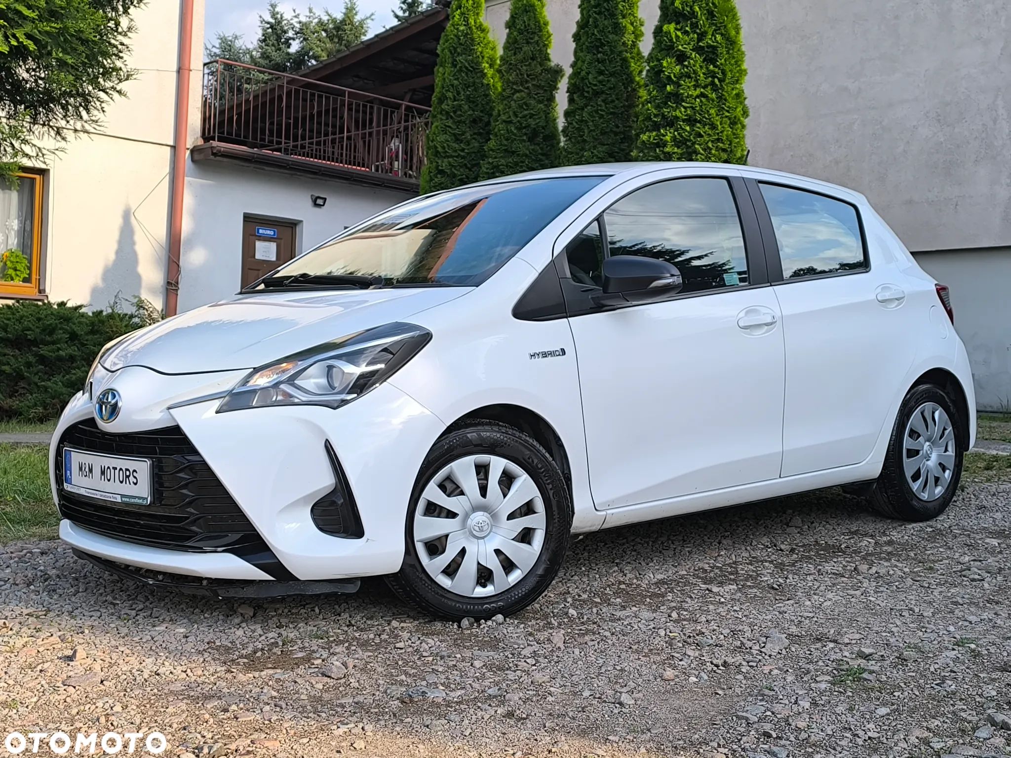 Toyota Yaris Hybrid 100 Active - 1
