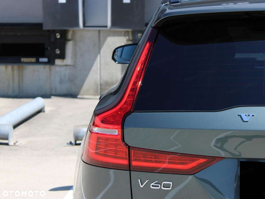 Volvo V60 B4 B Ultra Dark - 20