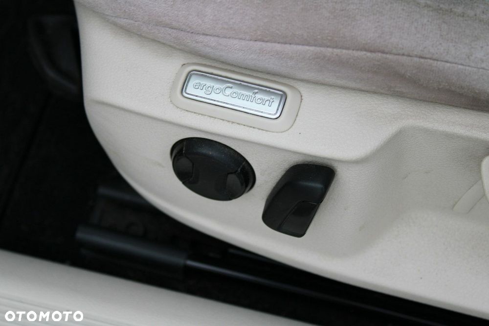 Volkswagen Passat - 18