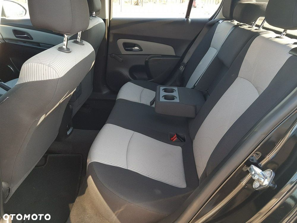 Chevrolet Cruze 1.6 LS - 11