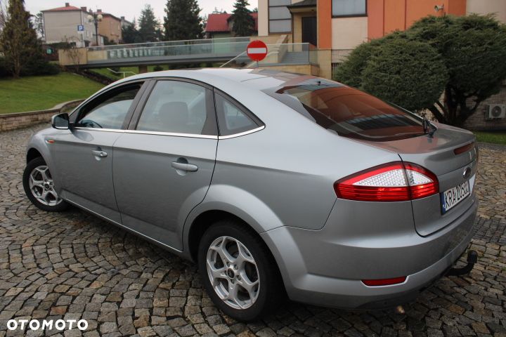 Ford Mondeo 2.0 Ambiente - 23