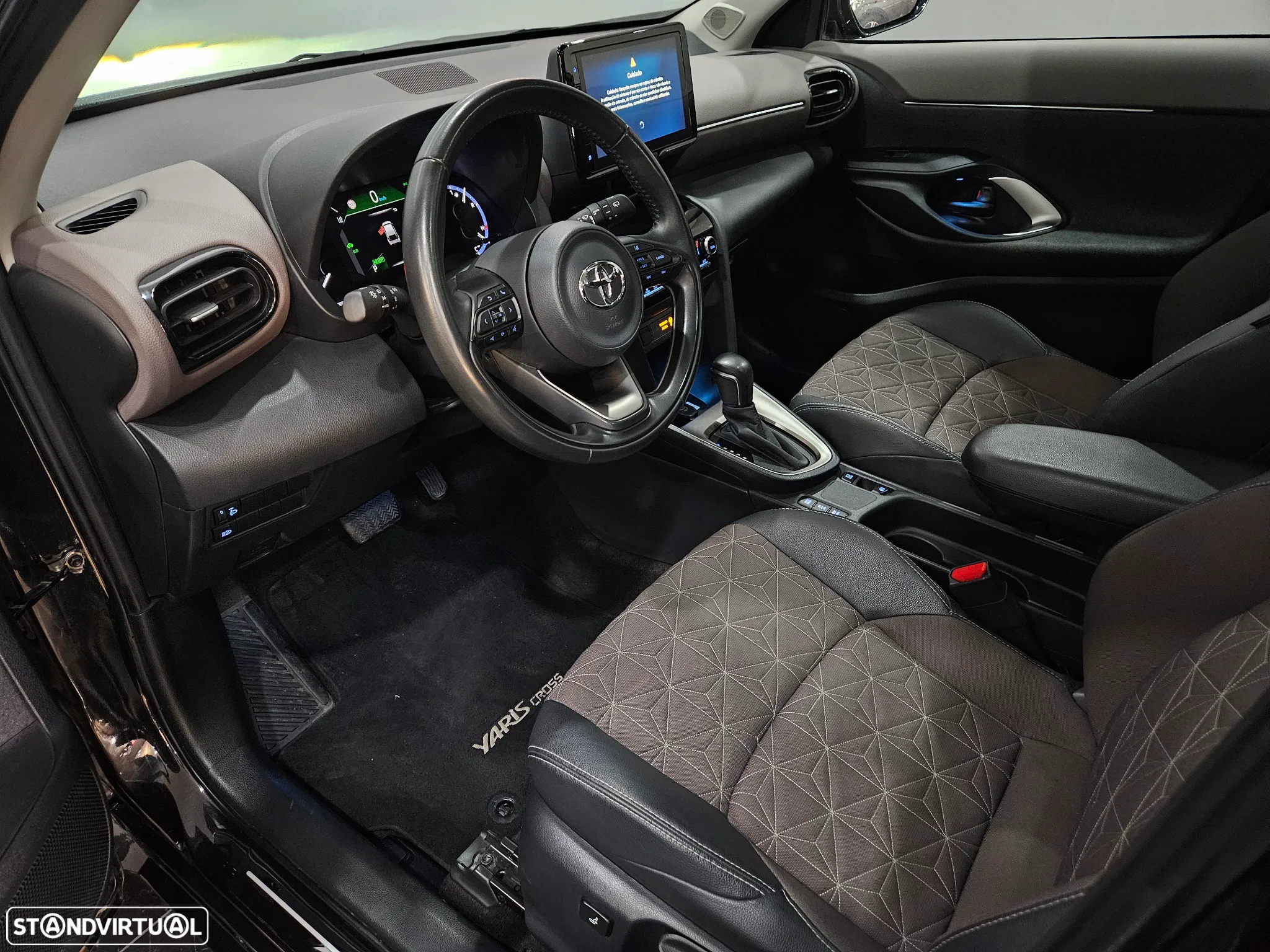 Toyota Yaris Cross 1.5 HDF Luxury - 9