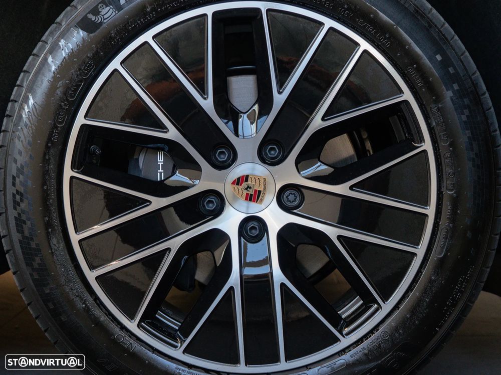 Porsche Macan Electric 4 - 19