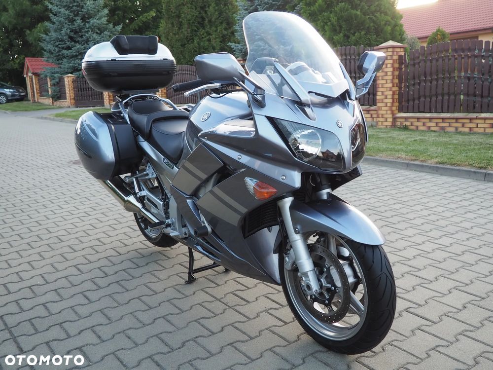Yamaha FJR - 16