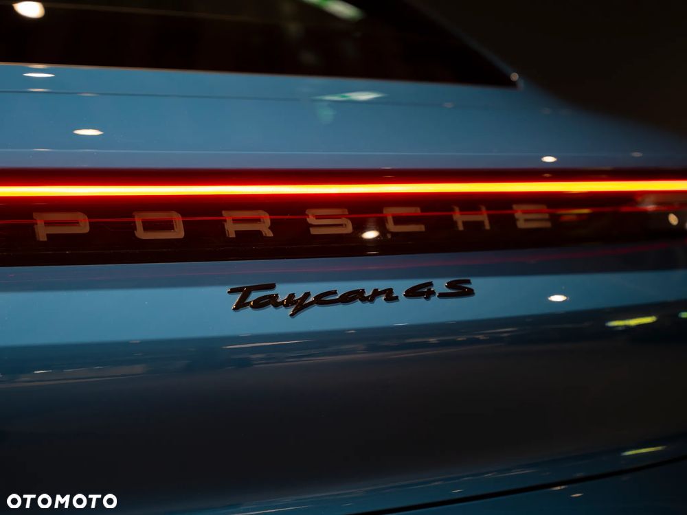 Porsche Taycan - 15