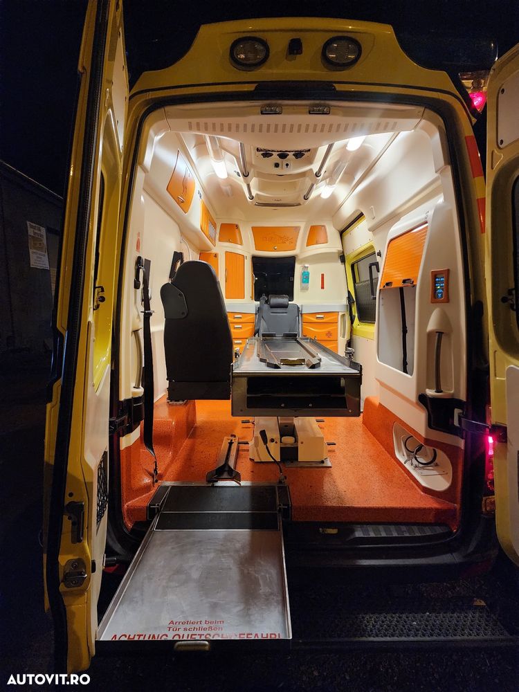 Mercedes-Benz Sprinter - 22