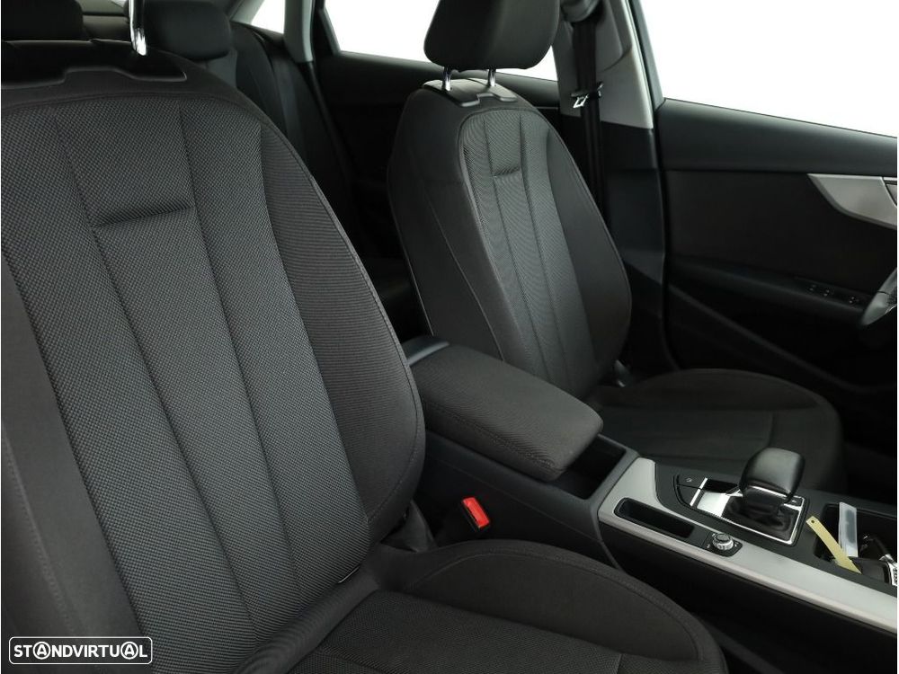 Audi A4 35 TDI Advanced S tronic - 16