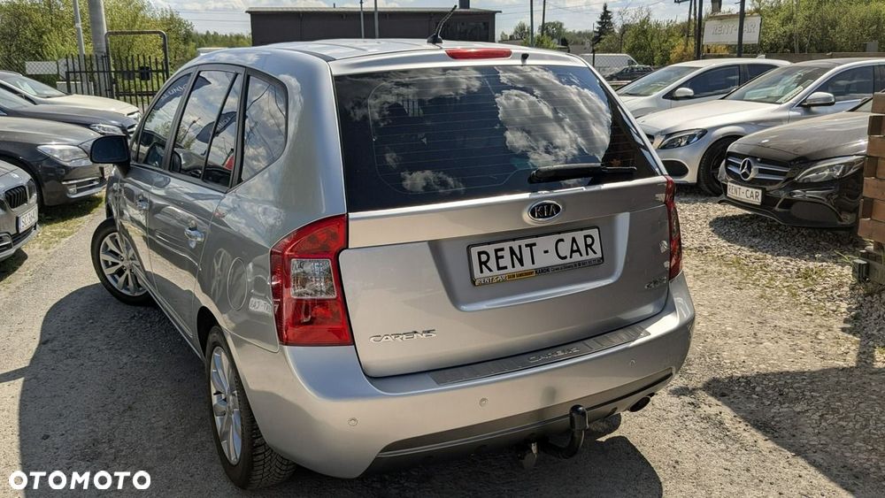 Kia Carens - 9