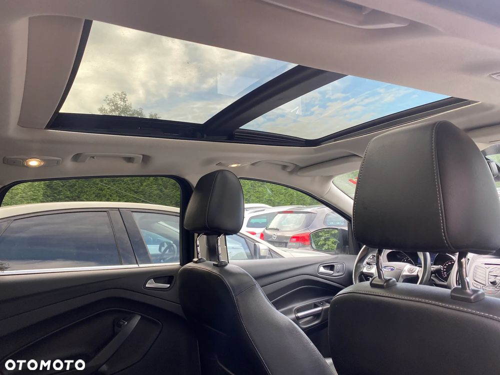 Ford Kuga 1.5 EcoBoost 2x4 Titanium - 9