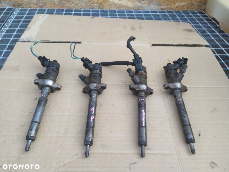 WTRYSKIWACZ PALIWA 4SZT WTRYSKI KPL PEUGEOT PARTNER 1.6 HDI 0445110239 - 1