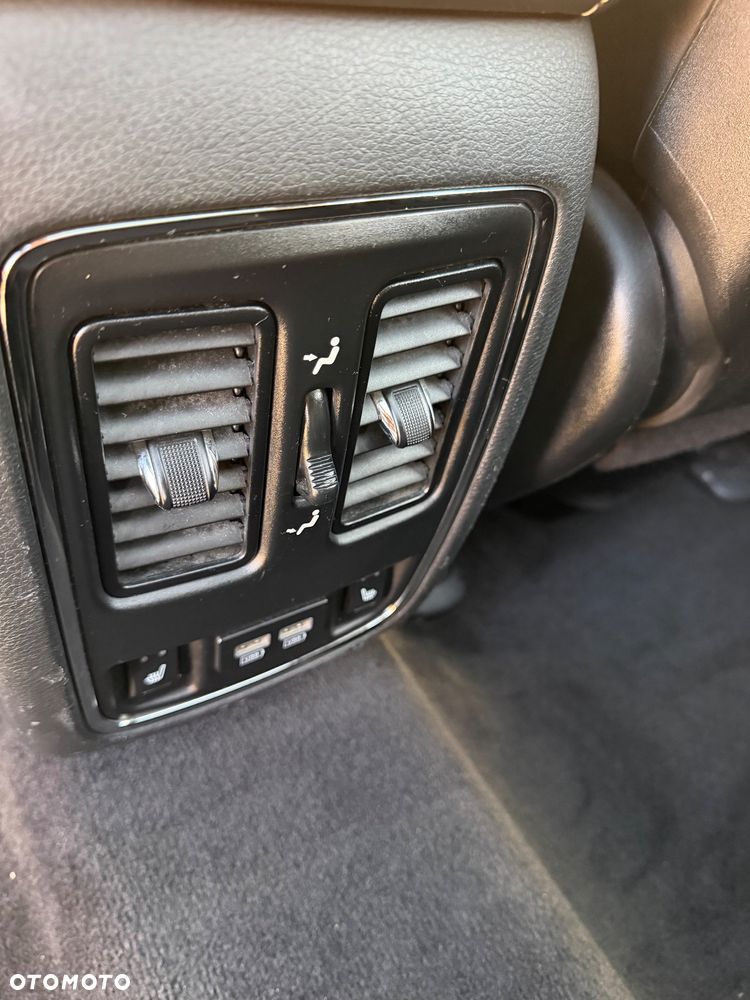 Jeep Grand Cherokee - 28