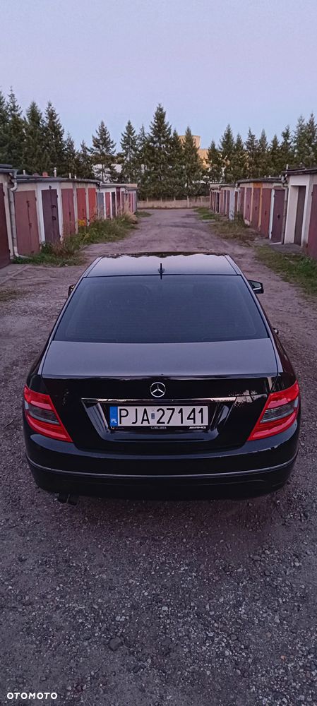 Mercedes-Benz Klasa C 180 CGI Automatik BlueEFFICIENCY Avantgarde - 6