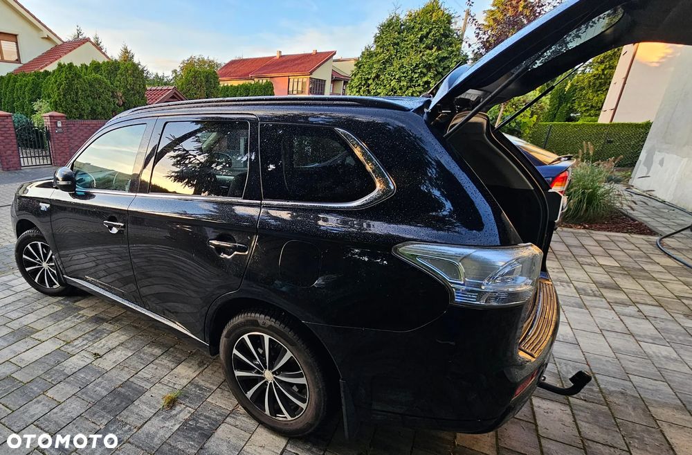 Mitsubishi Outlander PHEV Instyle NAVI + - 6