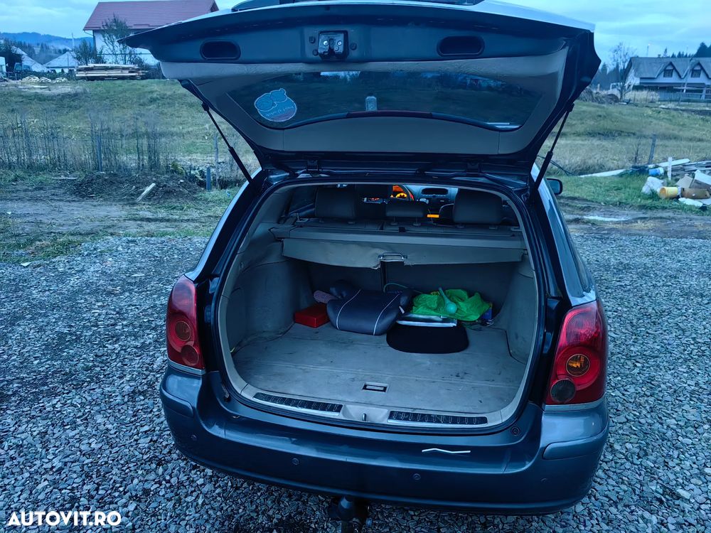 Toyota Avensis 2.0 D-4D Combi - 8