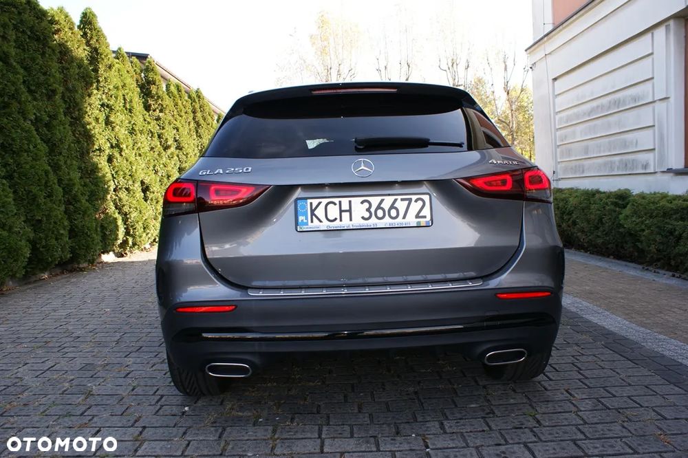 Mercedes-Benz GLA - 19