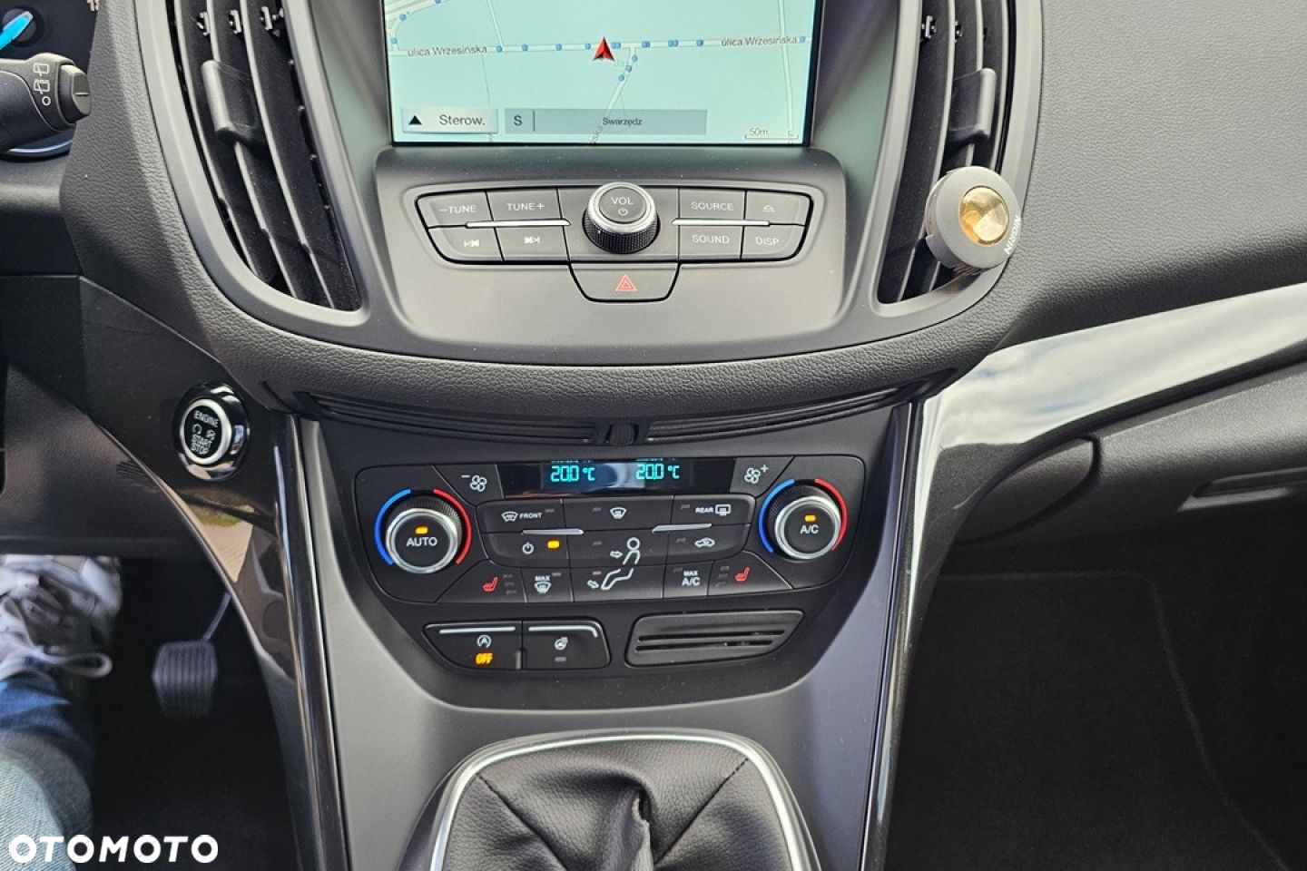Ford Kuga - 25