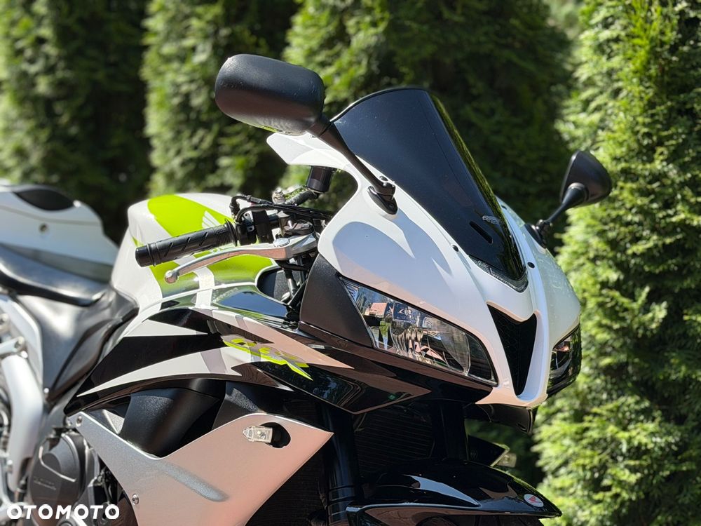 Honda CBR - 11