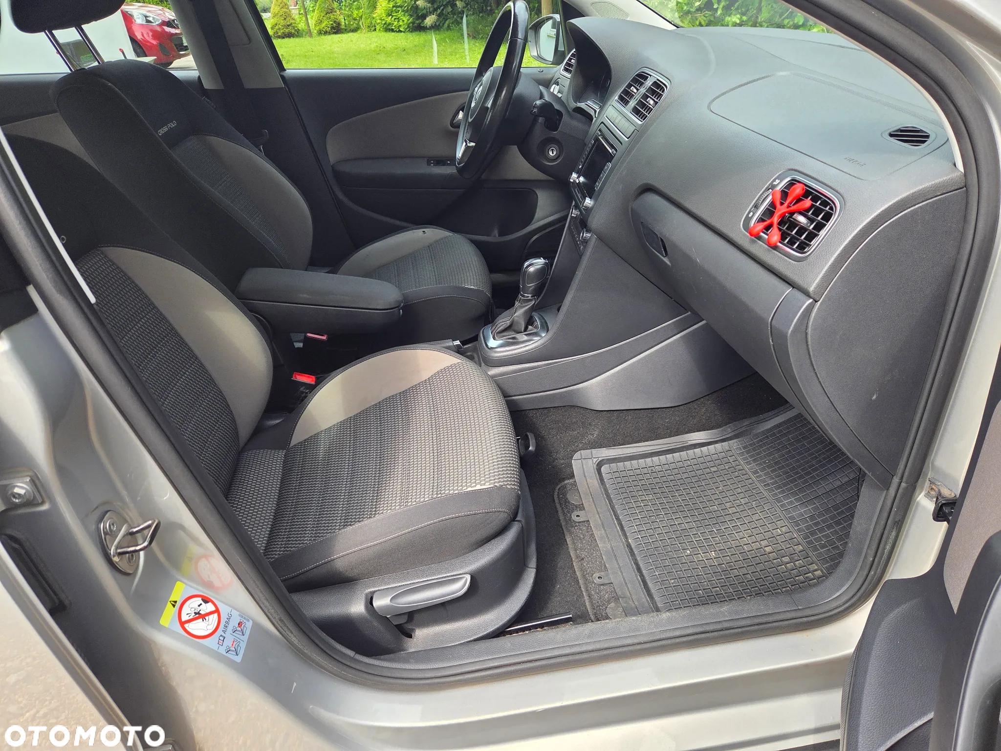 Volkswagen Polo 1.2 TSI Highline DSG - 10