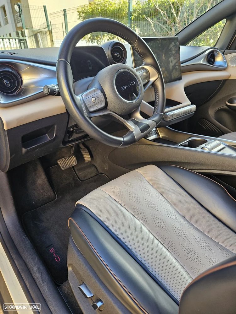 BYD Dolphin 60.4 kWh Design - 18