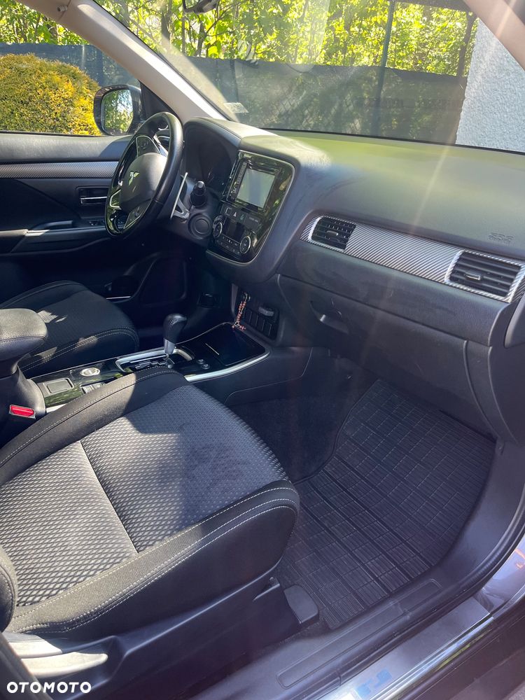 Mitsubishi Outlander 2.2 DI-D Instyle SDA 4WD - 11
