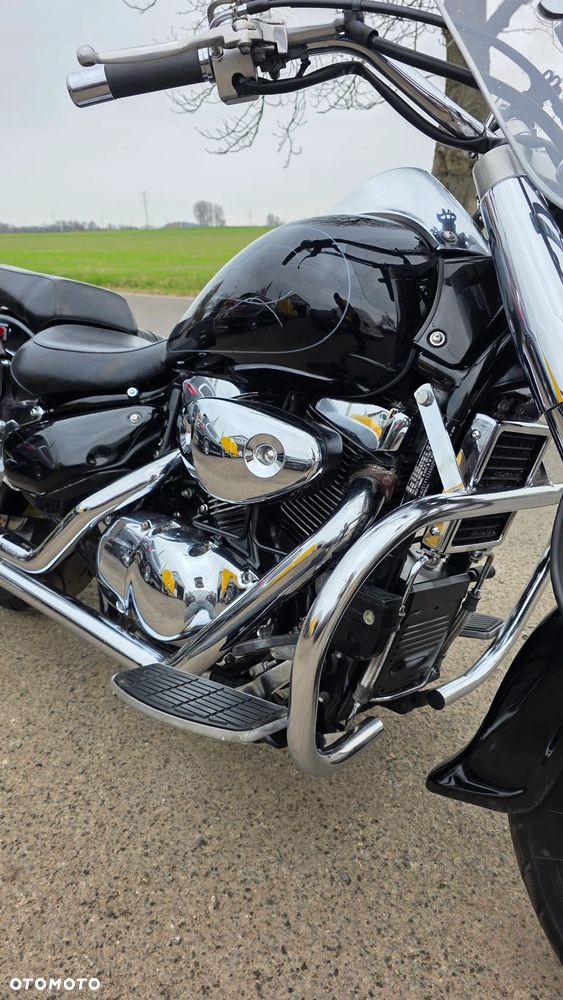 Suzuki Intruder - 17