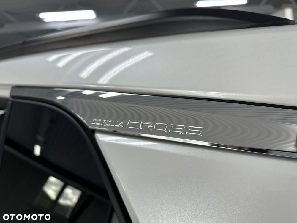 Toyota Corolla Cross 2.0 Hybrid Executive - 12