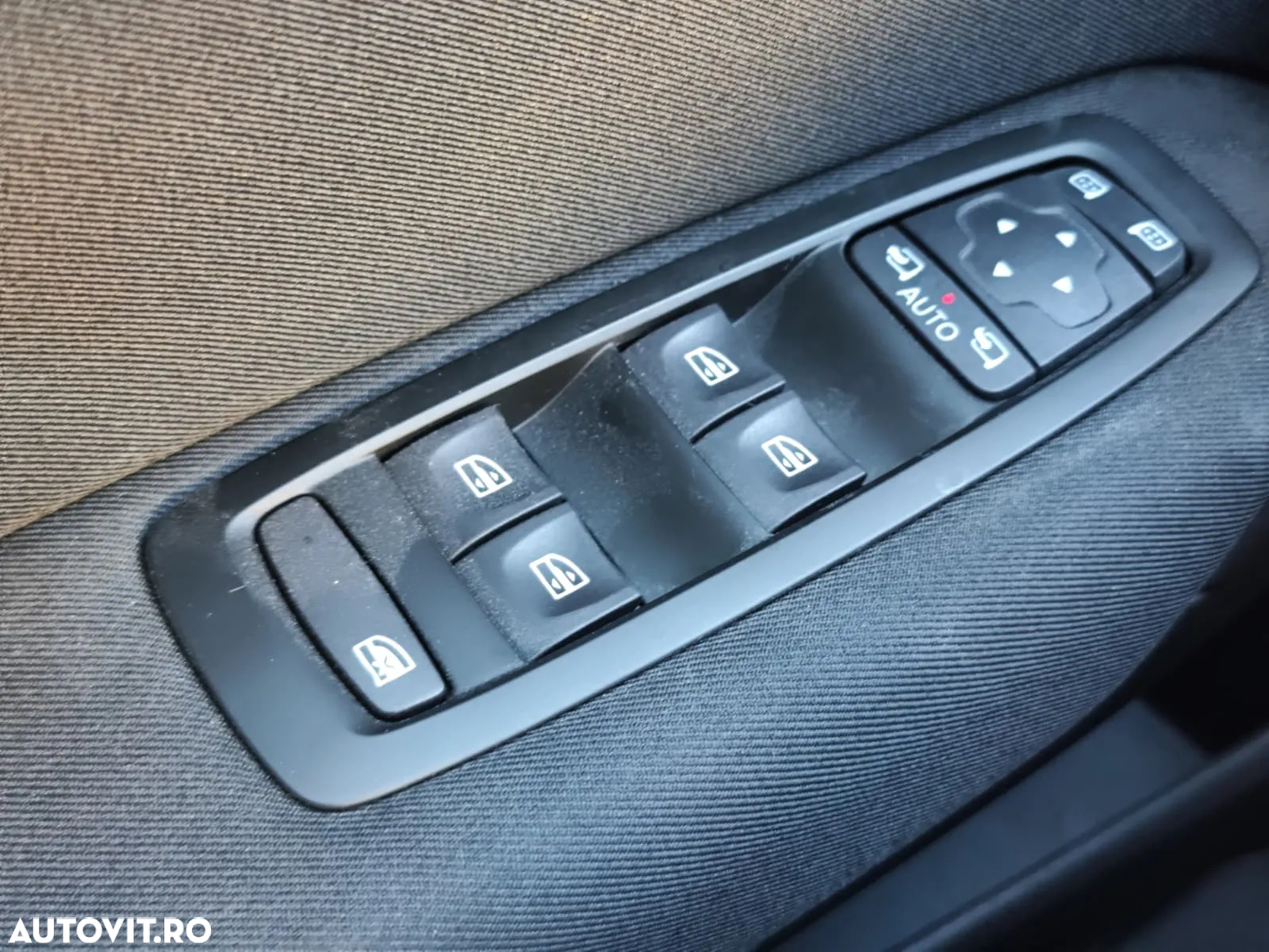 Renault Megane Grandtour E-TECH Plug-in 160 BUSINESS EDITION - 18