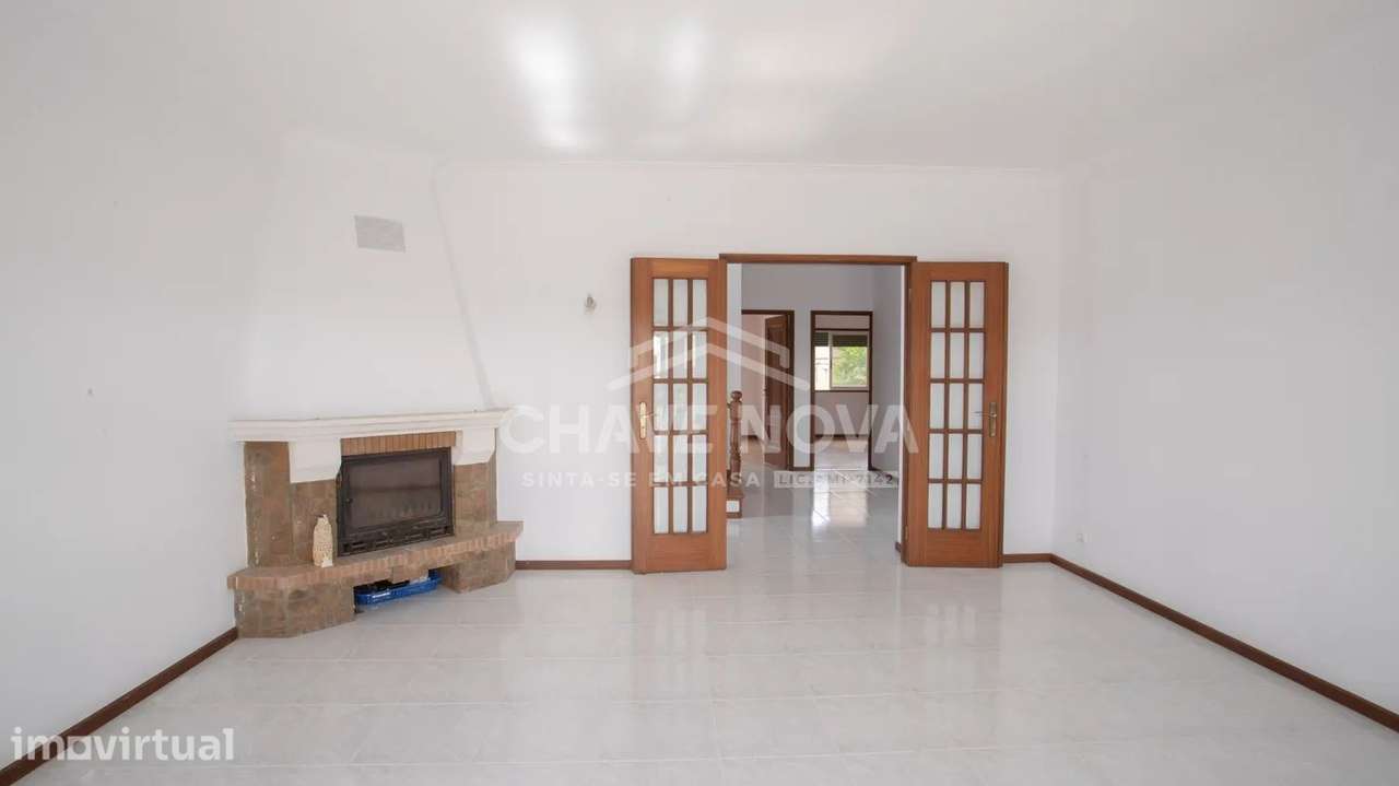 Andar Moradia T2 c/ Garagem Box em Rio Tinto - Grande imagem: 2/38