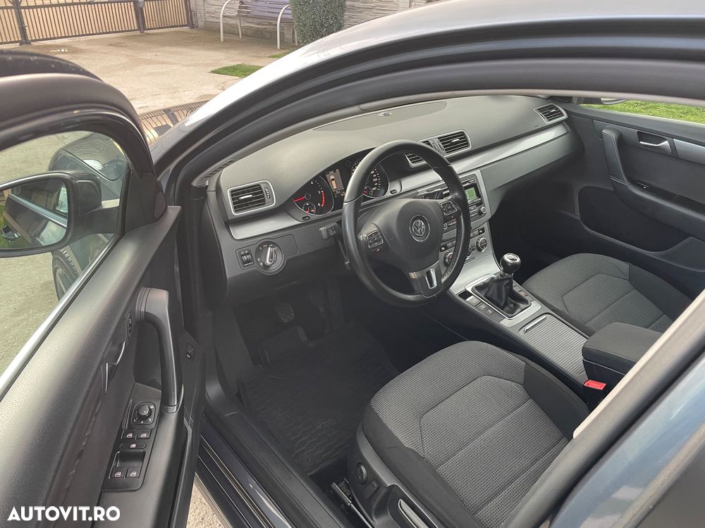 Volkswagen Passat - 16