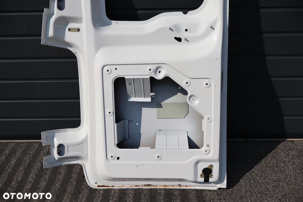 DRZWI TYLNE PRAWE CITROEN JUMPY III FIAT SCUDO III TOYOTA PROACE II EXPERT III 084726D04 2016 - 15