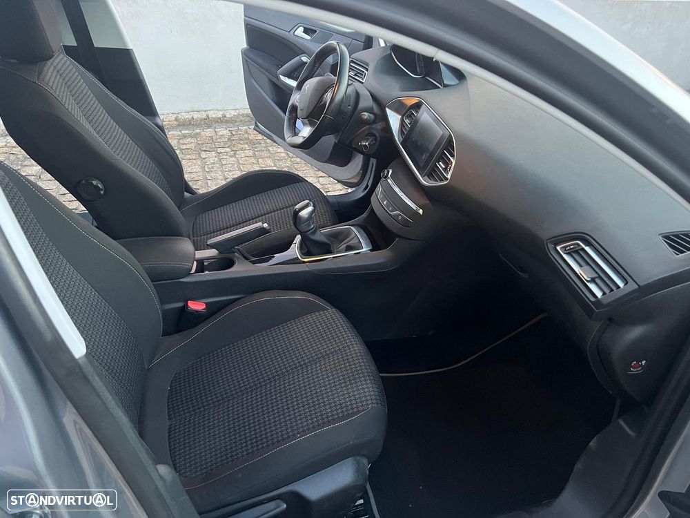 Peugeot 308 - 5