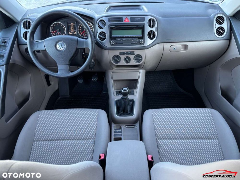 Volkswagen Tiguan - 12