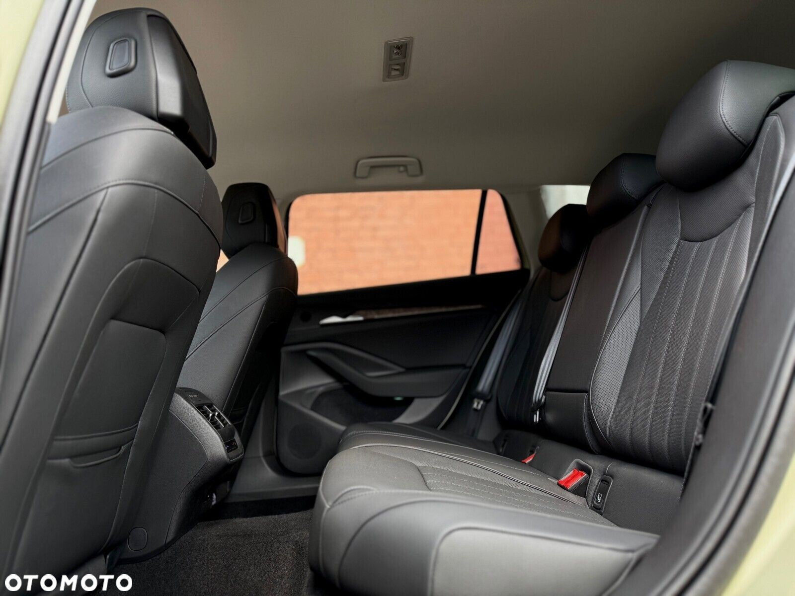 Skoda Superb 1.5 TSI L&K DSG - 11