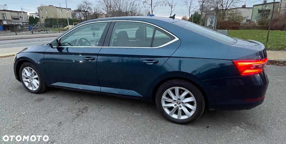 Skoda Superb 2.0 TDI SCR Ambition DSG - 19