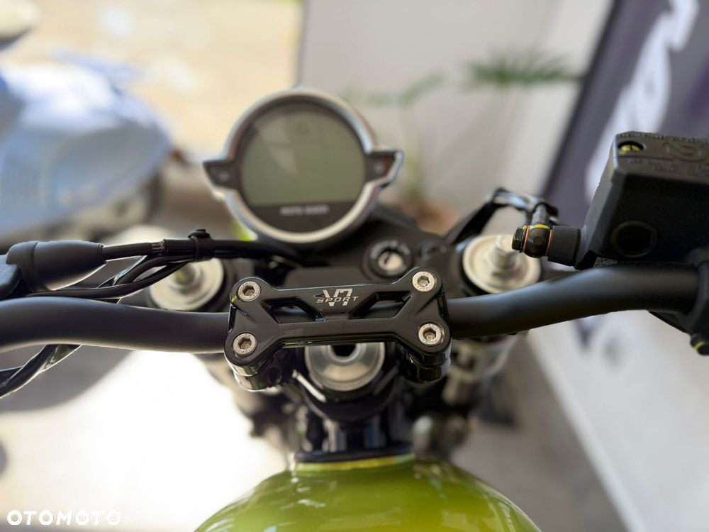 Moto Guzzi V7 - 6