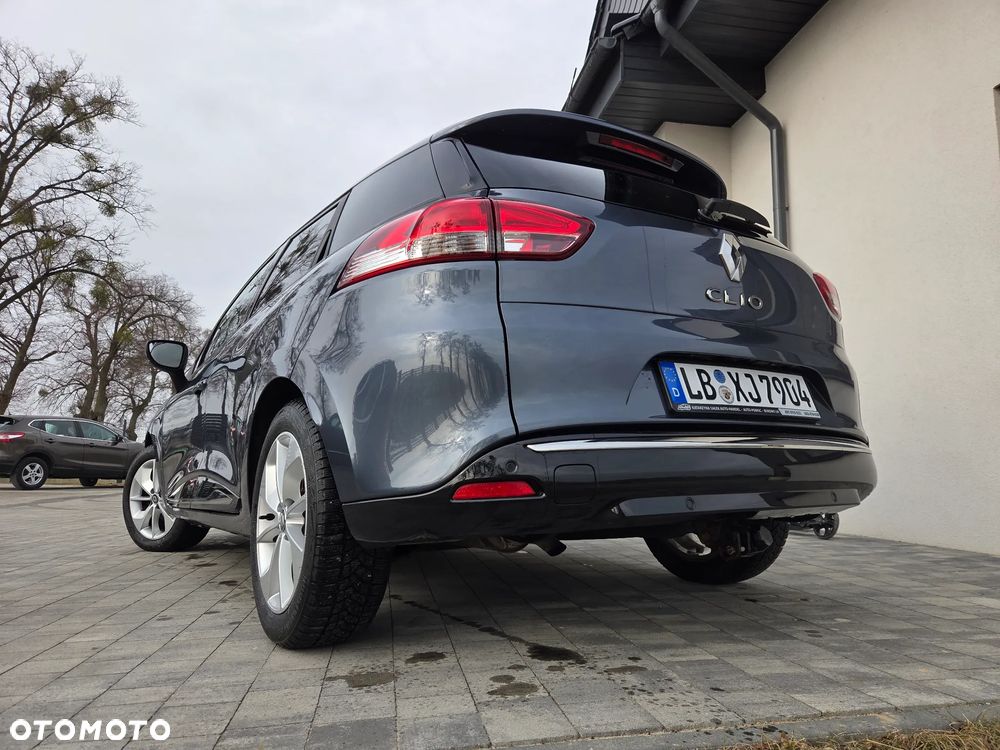 Renault Clio 1.2 16V 75 LIMITED - 11