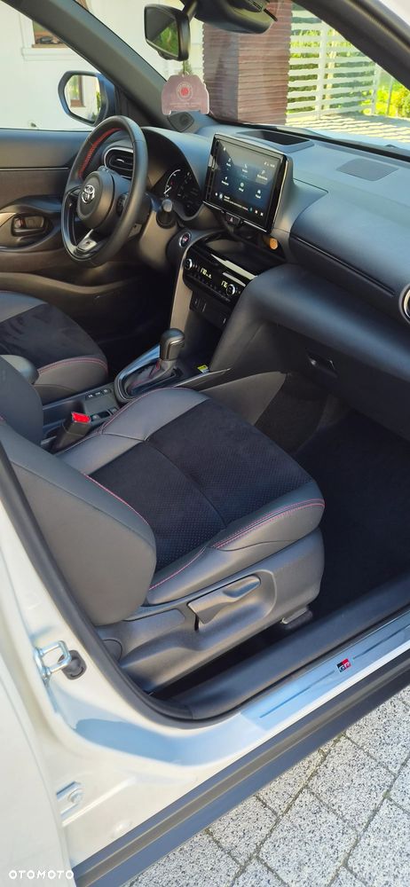 Toyota Yaris Cross Hybrid 1.5 GR Sport - 17