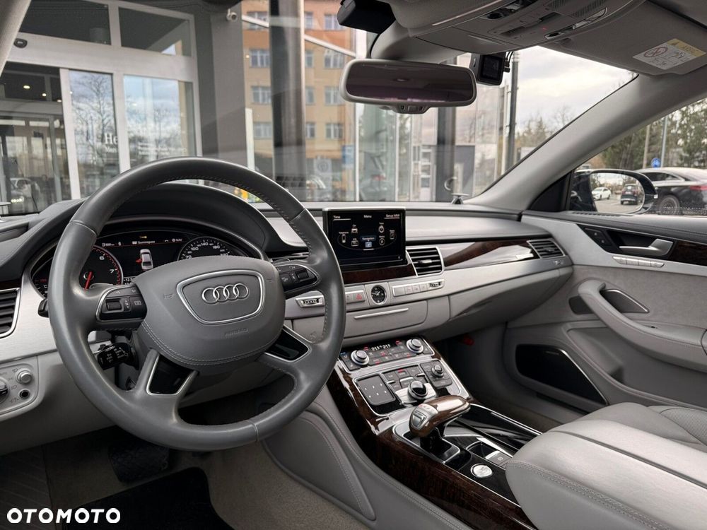 Audi A8 - 5