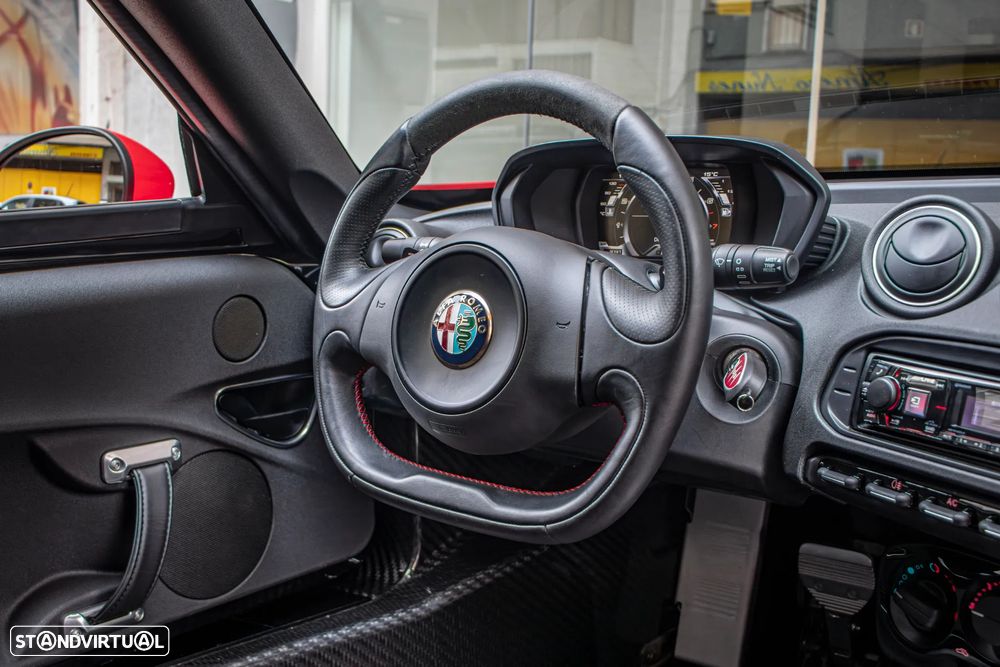 Alfa Romeo 4C 1750 TBi - 8
