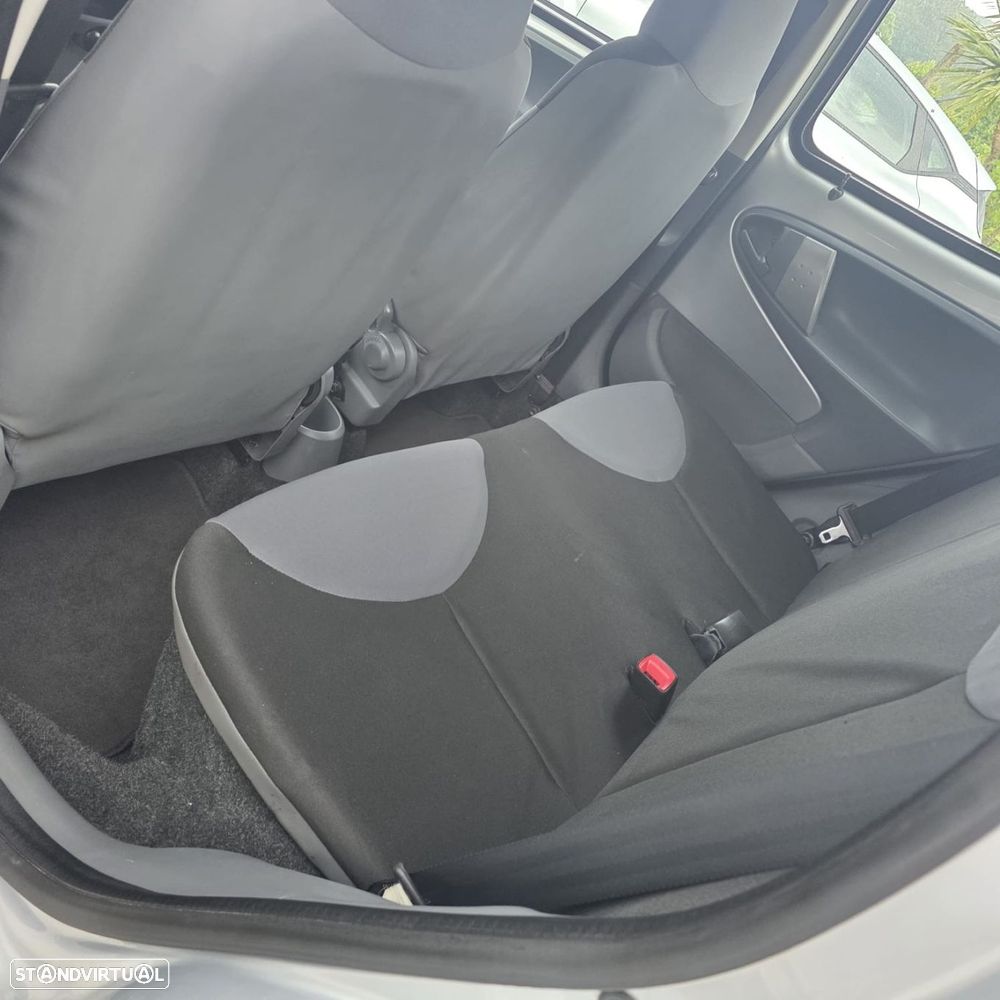 Peugeot 107 1.0 Urban - 9