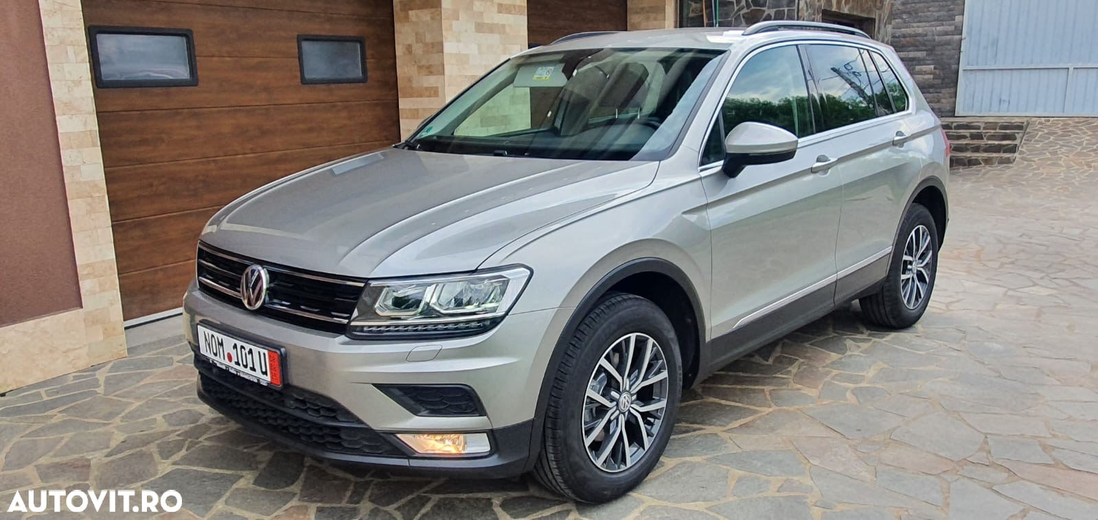 Volkswagen Tiguan - 13
