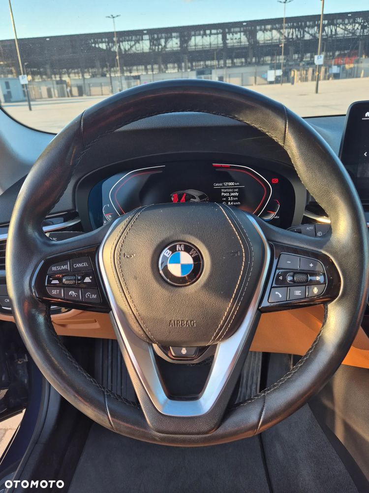 BMW Seria 5 520d Sport Line sport - 9