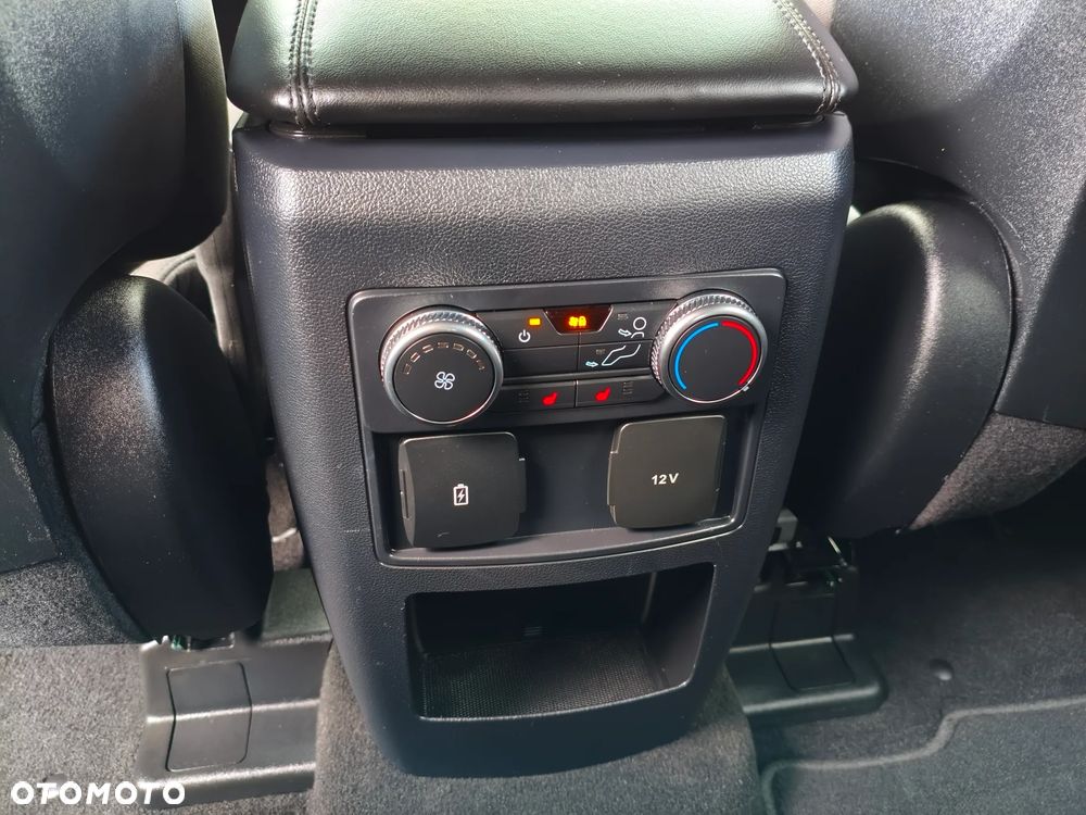 Ford Explorer - 29