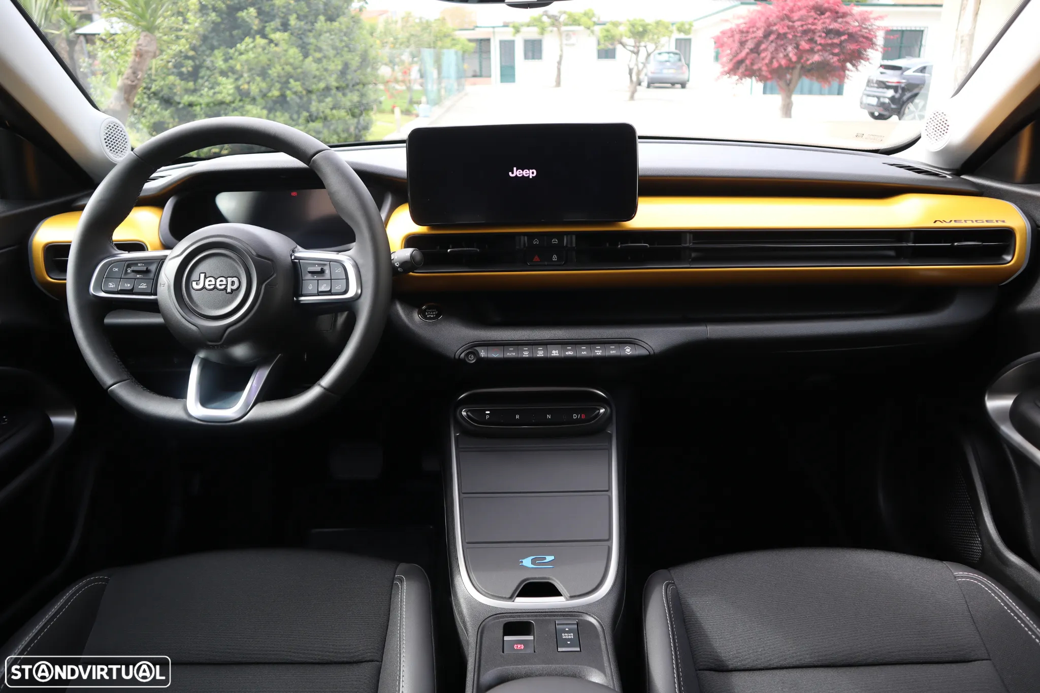 Jeep Avenger Summit - 27
