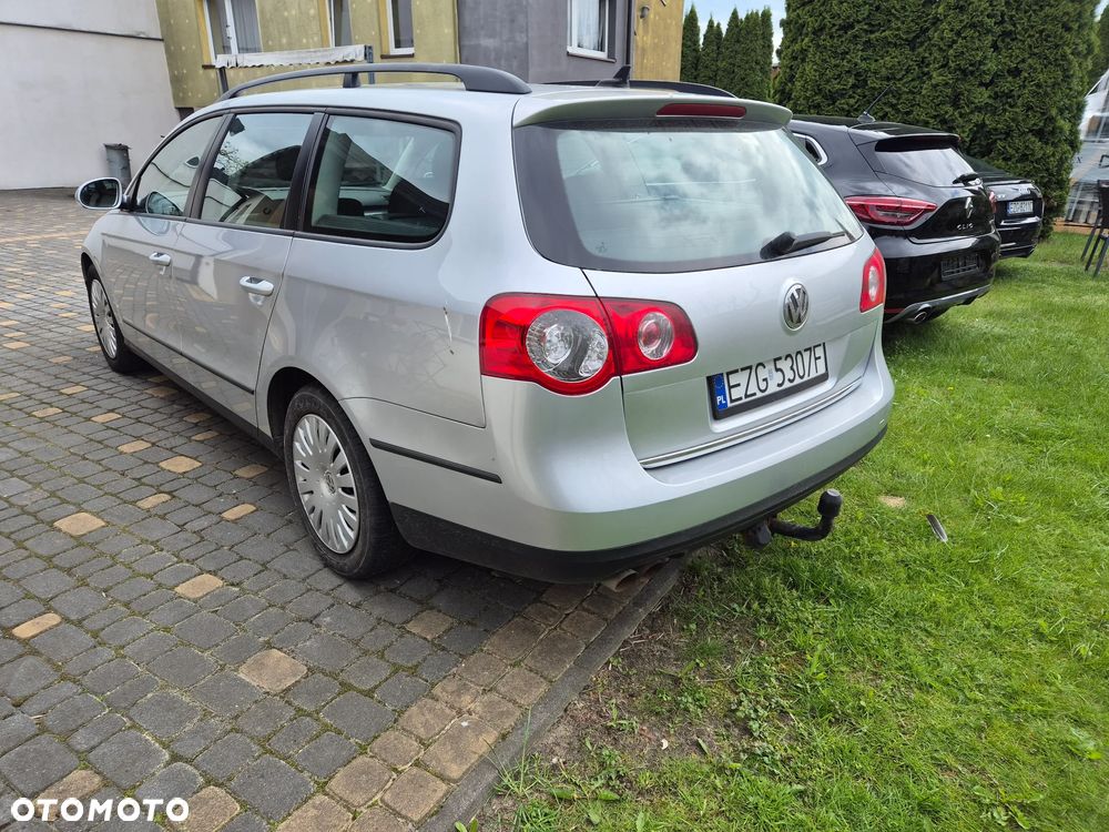 Volkswagen Passat 2.0 TDI DPF Trendline - 6