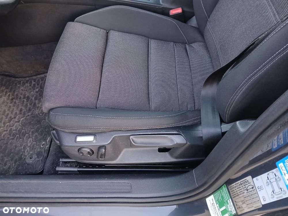 Volkswagen Passat 2.0 TDI (BlueMotion Technology) Comfortline - 9