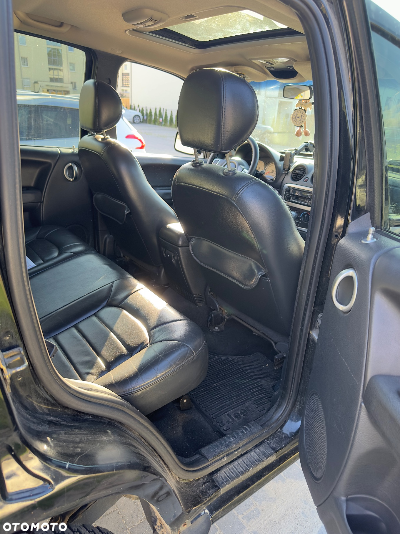 Jeep Cherokee - 8