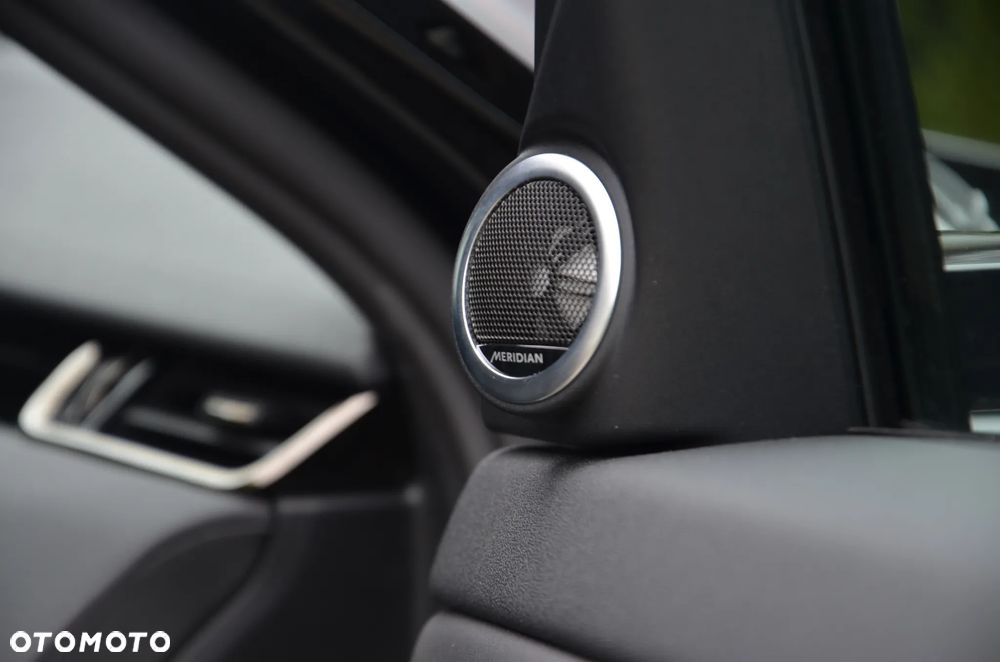 Land Rover Range Rover Evoque P200 R-Dynamic - 11