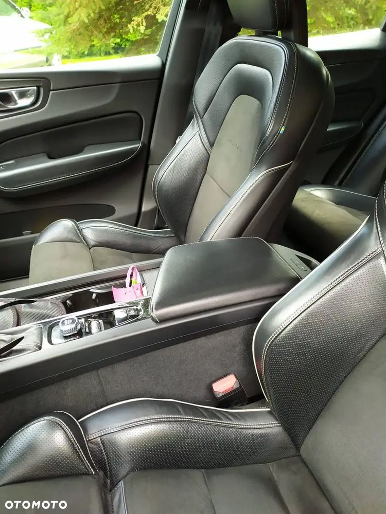 Volvo XC 60 D4 AWD R-Design - 13